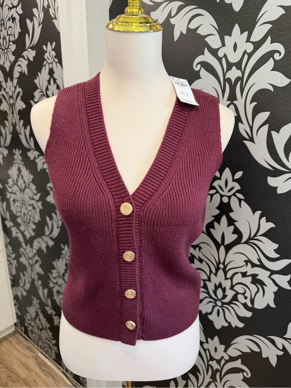 NWT Abercrombie Sleeveless V-Neck Rib Knit Vest - Sz Small - Picture 7 of 9